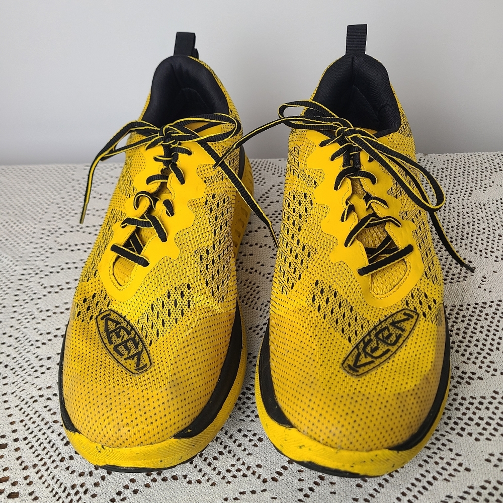 Keen WK400 Walking Sneakers Yellow Black 1027483 Size 14 Men's - Picture 2 of 11